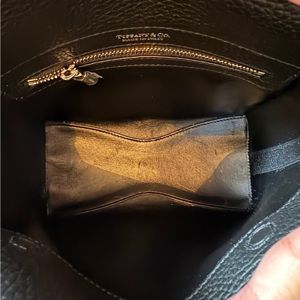 BNWOT VIRAL T&C Heart Leather Bag – Return to Tiffany Black Lowest Price 🖤 - Picture 6 of 16